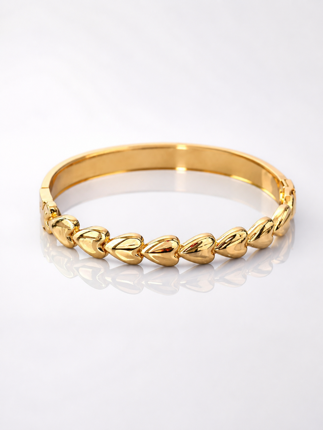 Golden Heart Womens Bracelet