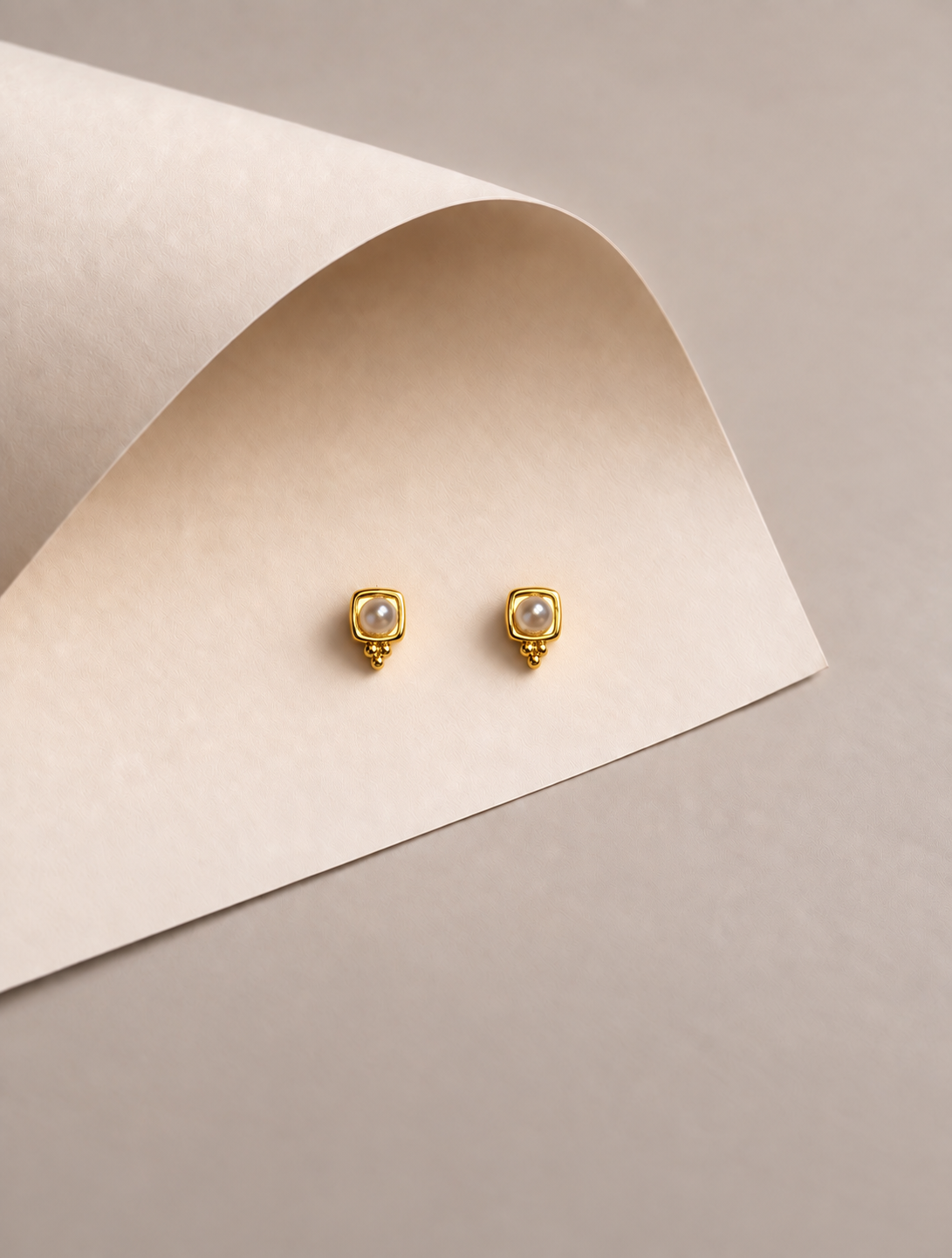 Aurelia Studs