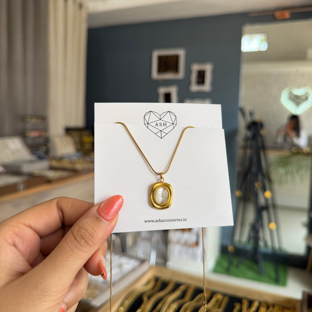 Vintage Glow Pendant