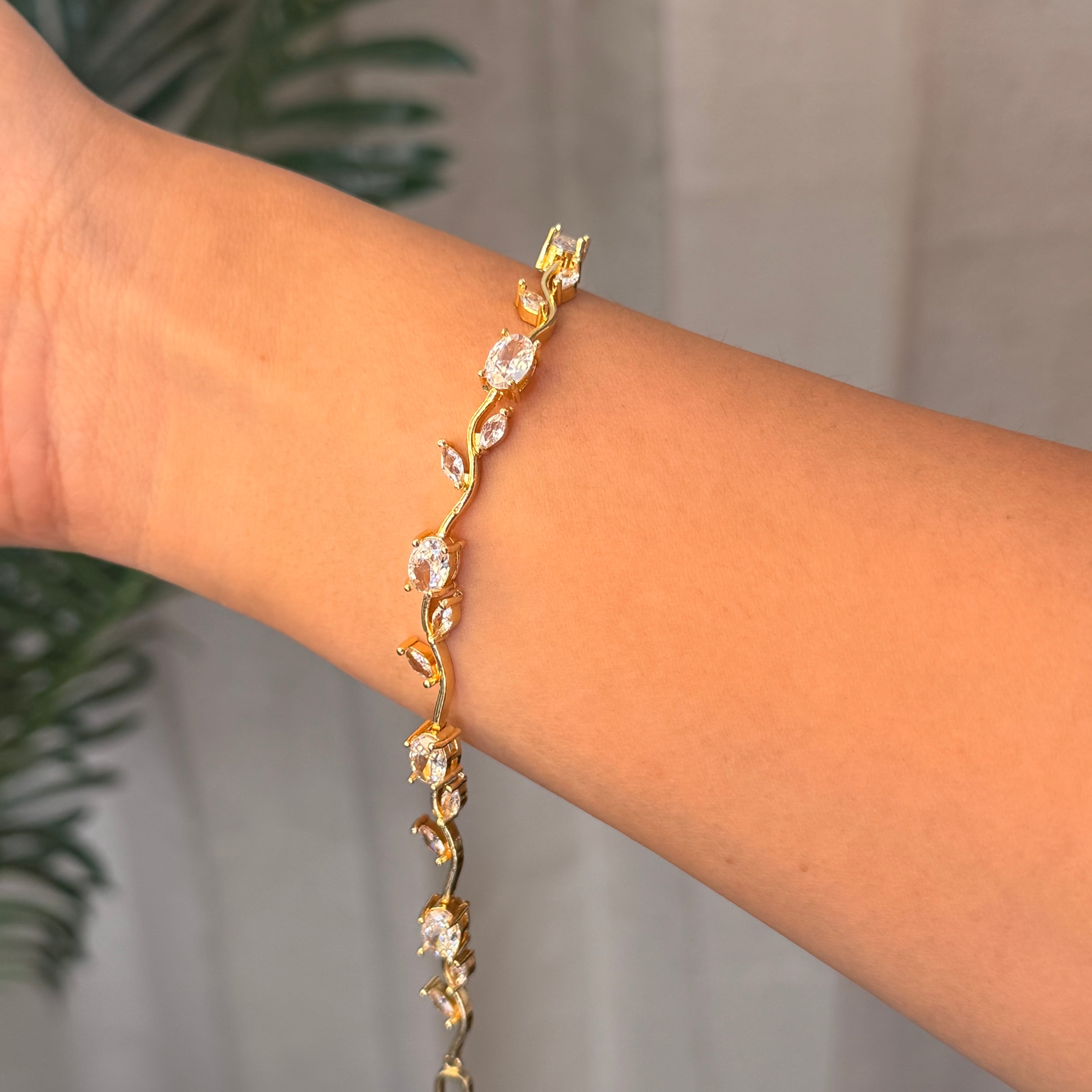 Tulip Bracelet ( White )