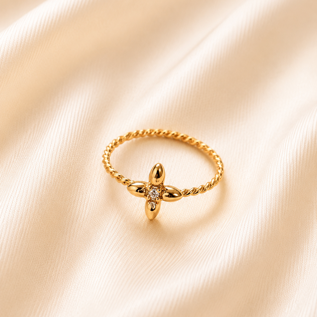 Clover Bloom Womens Ring