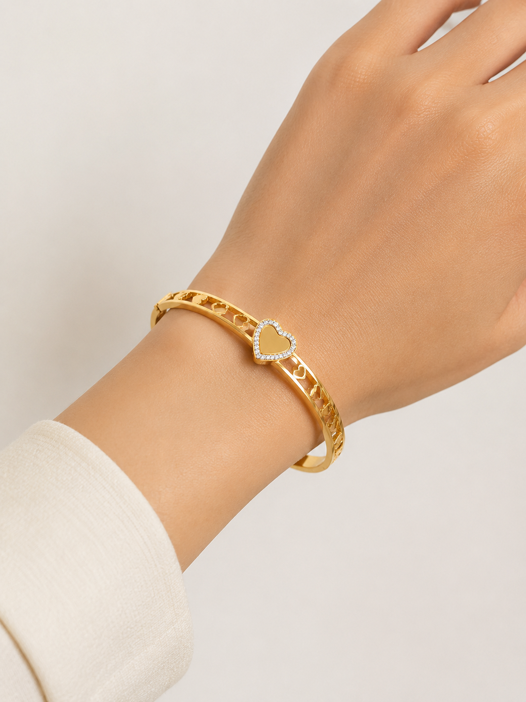 Golden Heart Womens Bracelet Kada