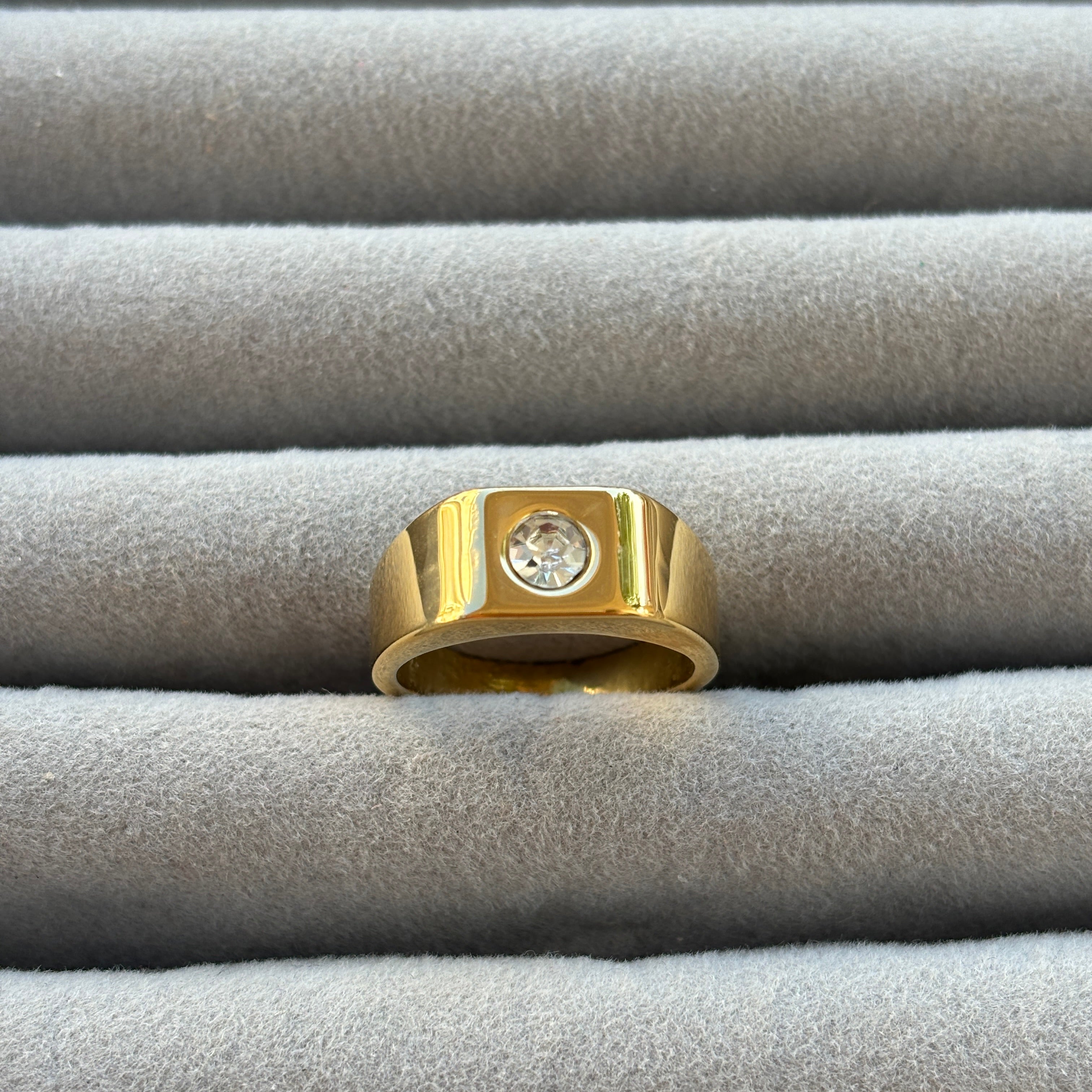 Majestic Seal Mens Ring