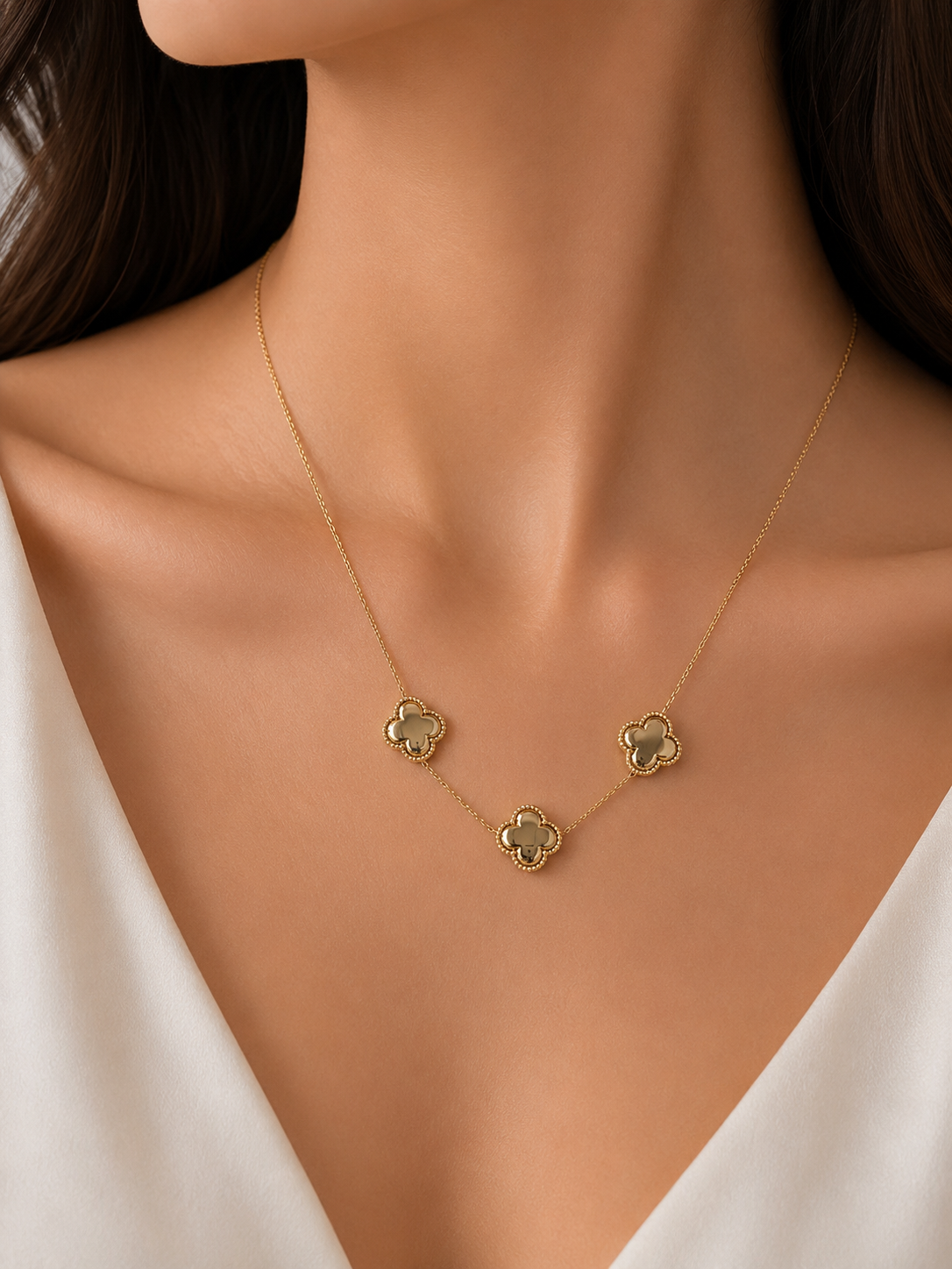 Trinty Bloom Womens Necklace