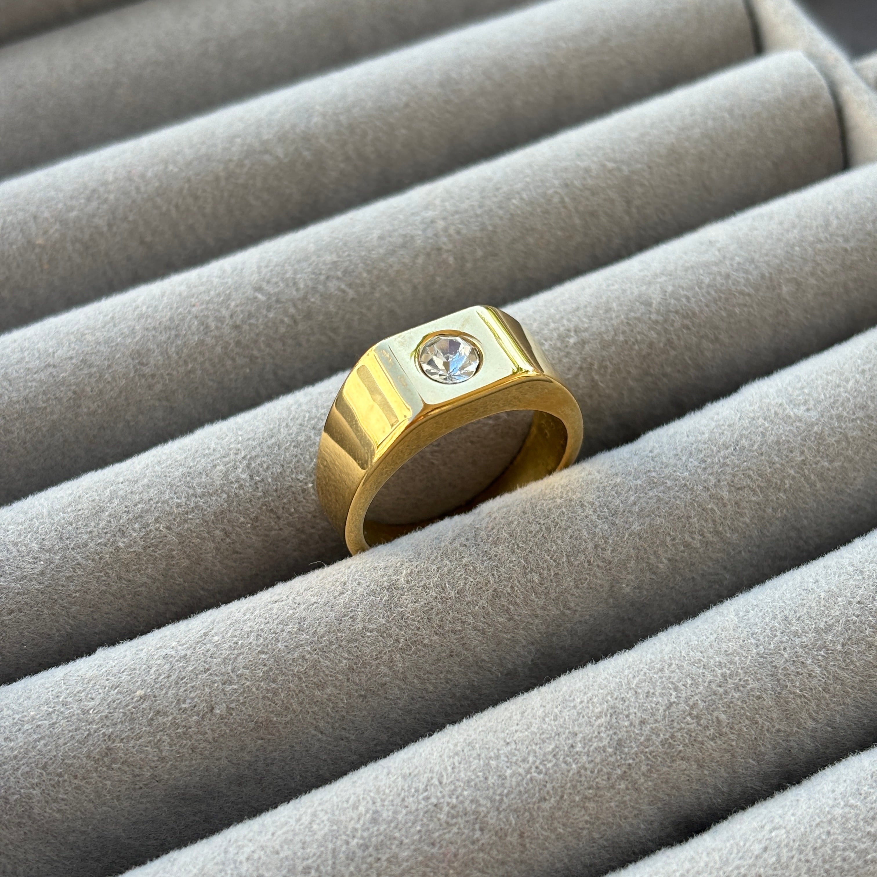 Majestic Seal Mens Ring