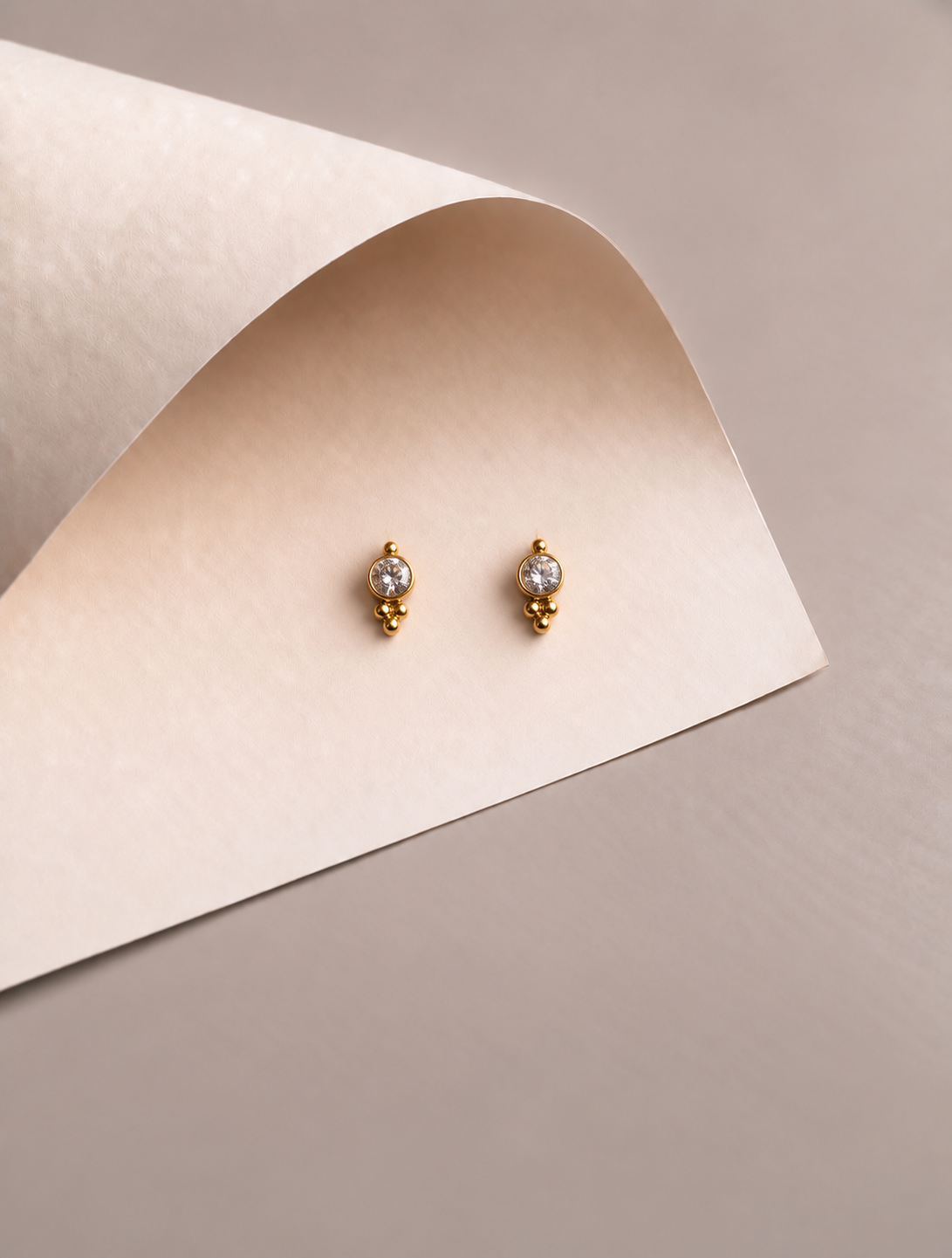 Aira Solitaire Earrings