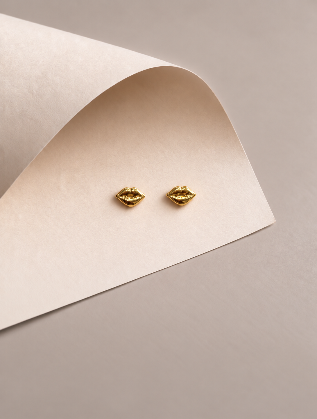Lips Of Luxe Earrings