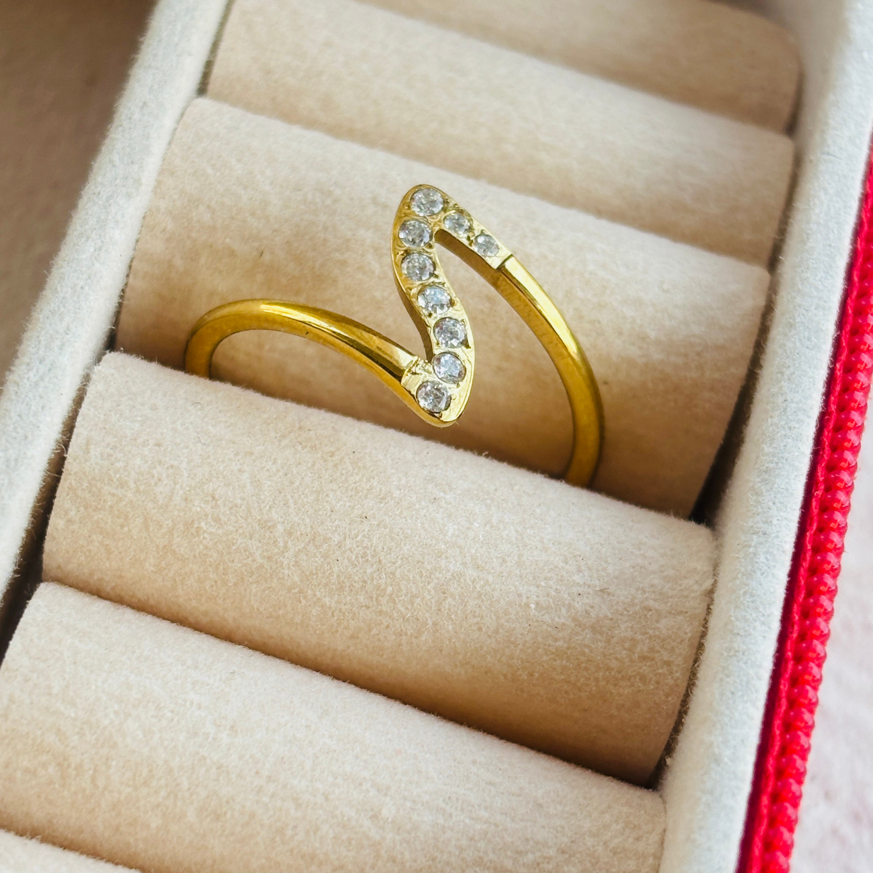 Elysian Curve Womens Ring