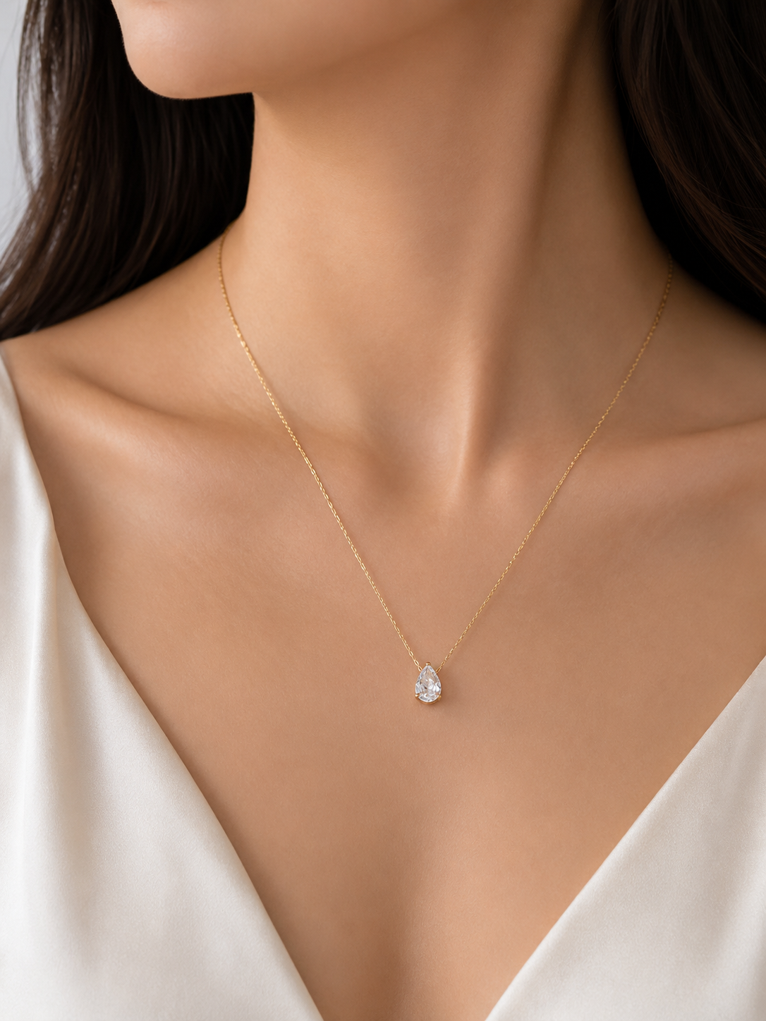 Etarnal Spark Womens Necklace