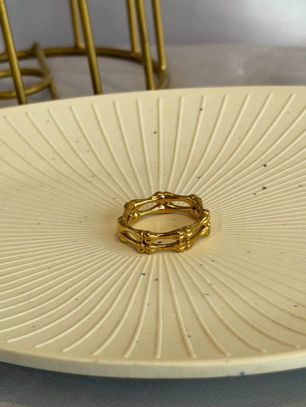 Eterna Twist Ring