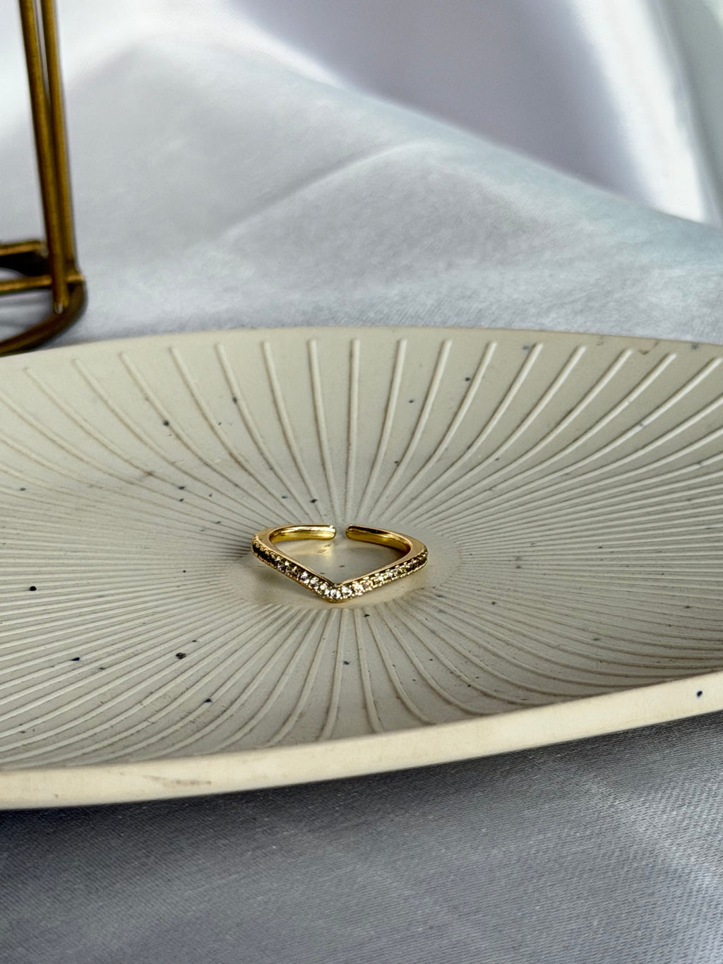 Aura Adjustable Ring